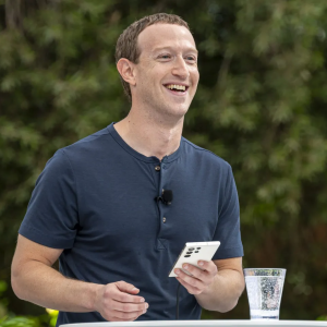 Mark Zuckerberg unveils Orion